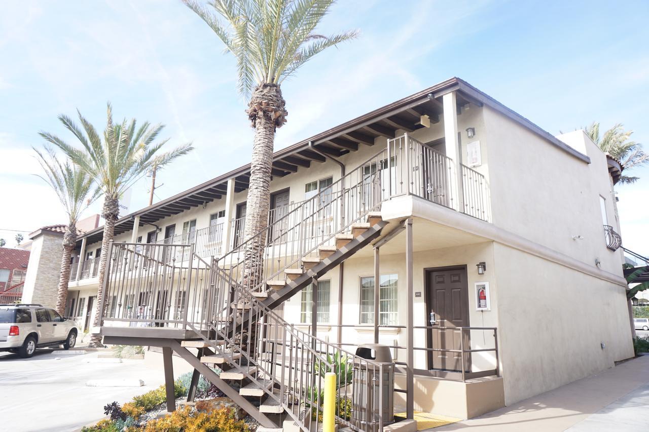 Tuscan Garden Inn Los Angeles Exterior photo