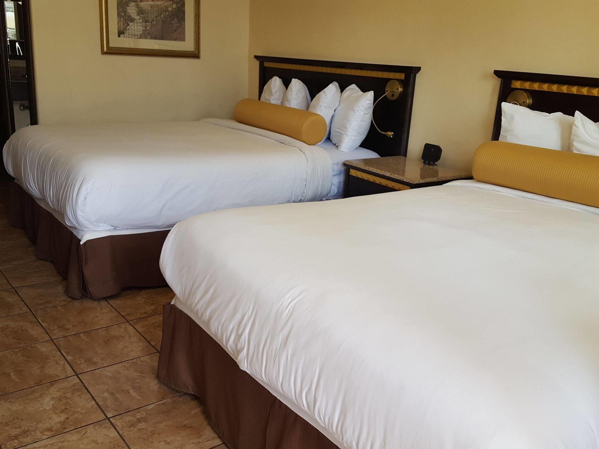 Tuscan Garden Inn Los Angeles Exterior photo