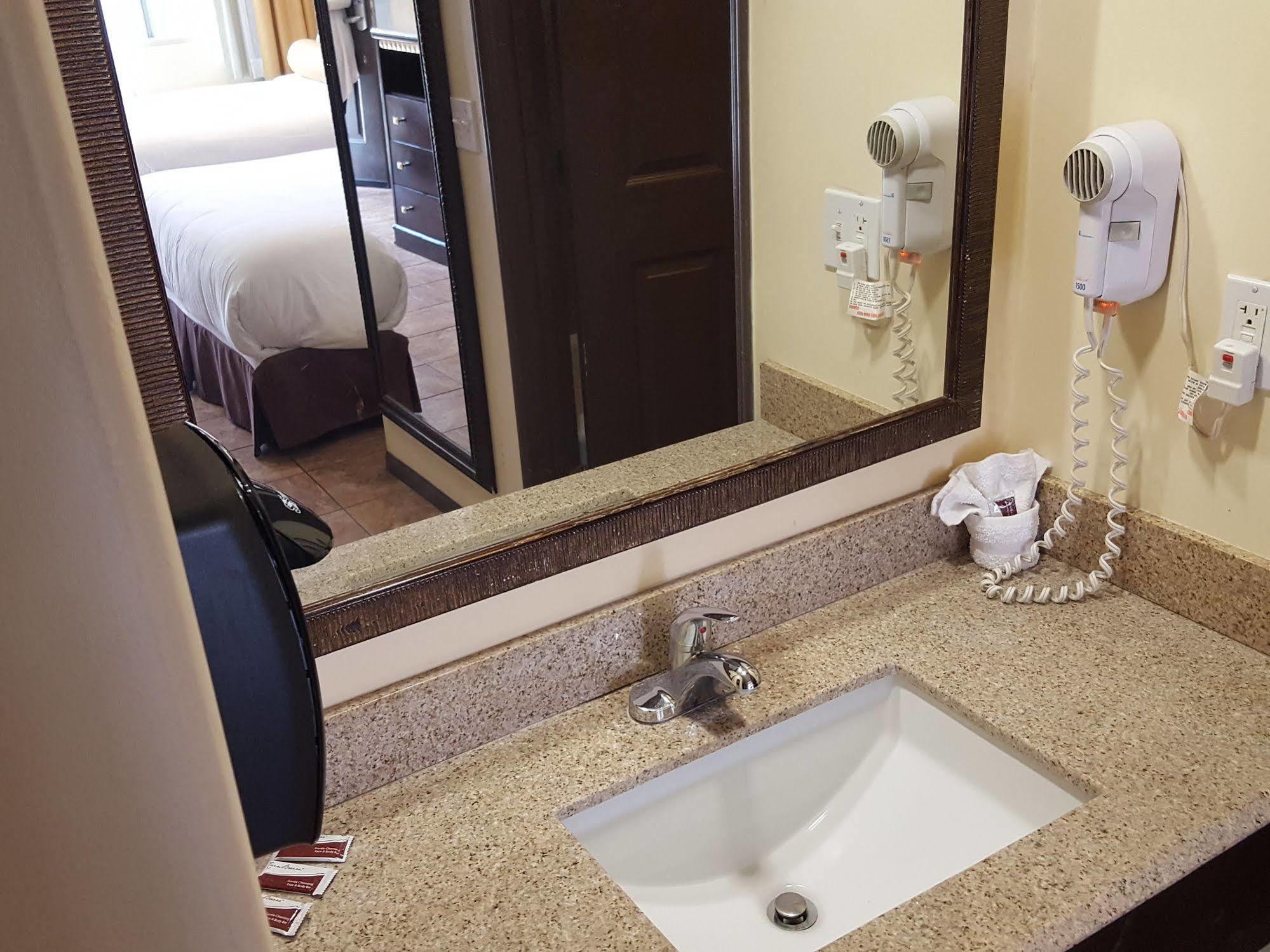 Tuscan Garden Inn Los Angeles Exterior photo