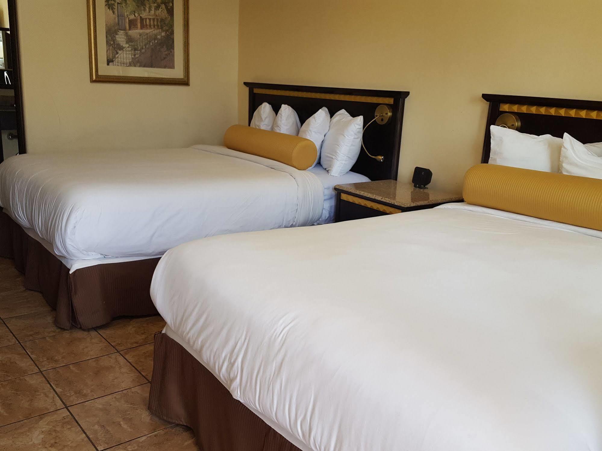 Tuscan Garden Inn Los Angeles Exterior photo
