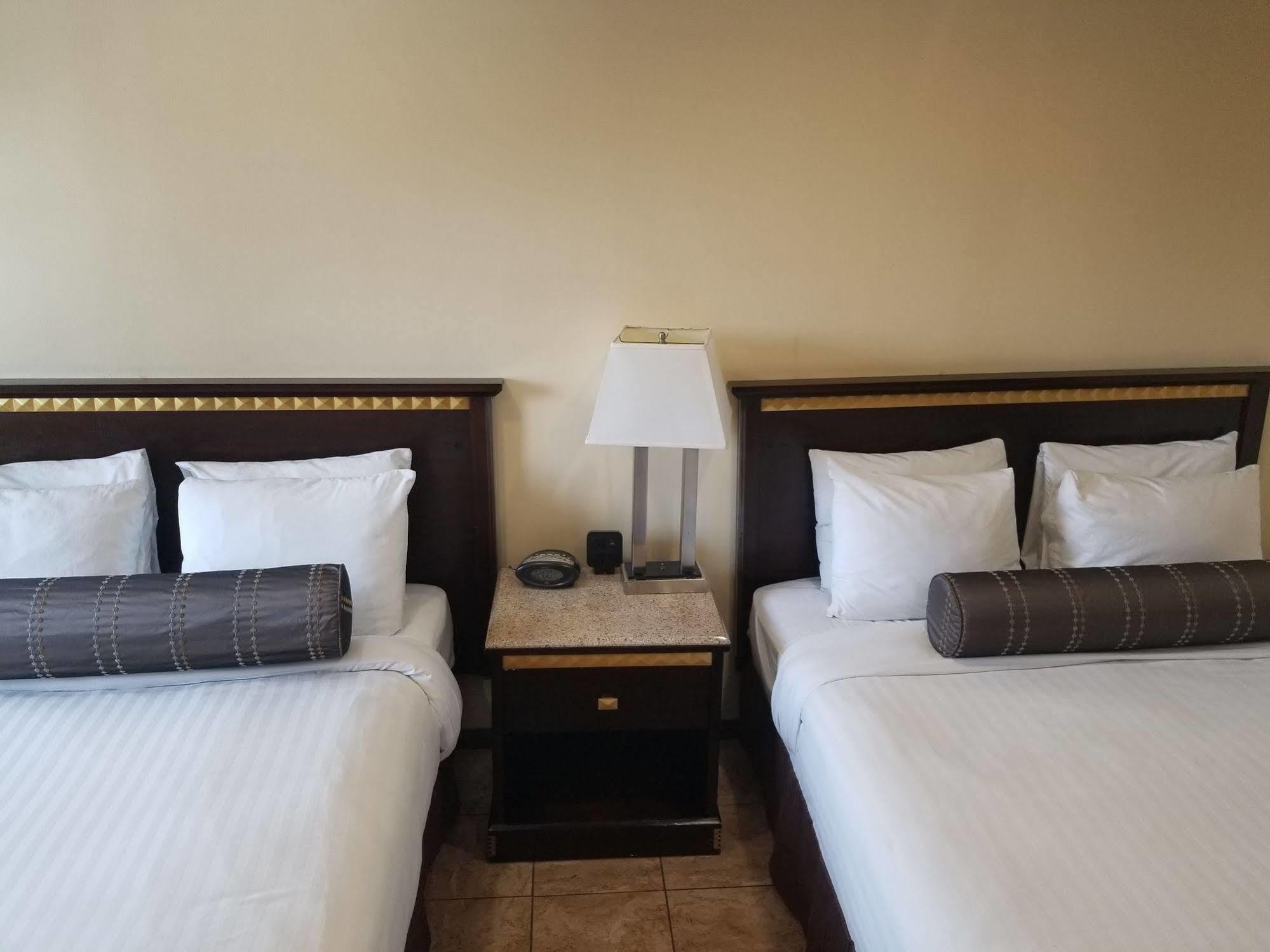 Tuscan Garden Inn Los Angeles Exterior photo