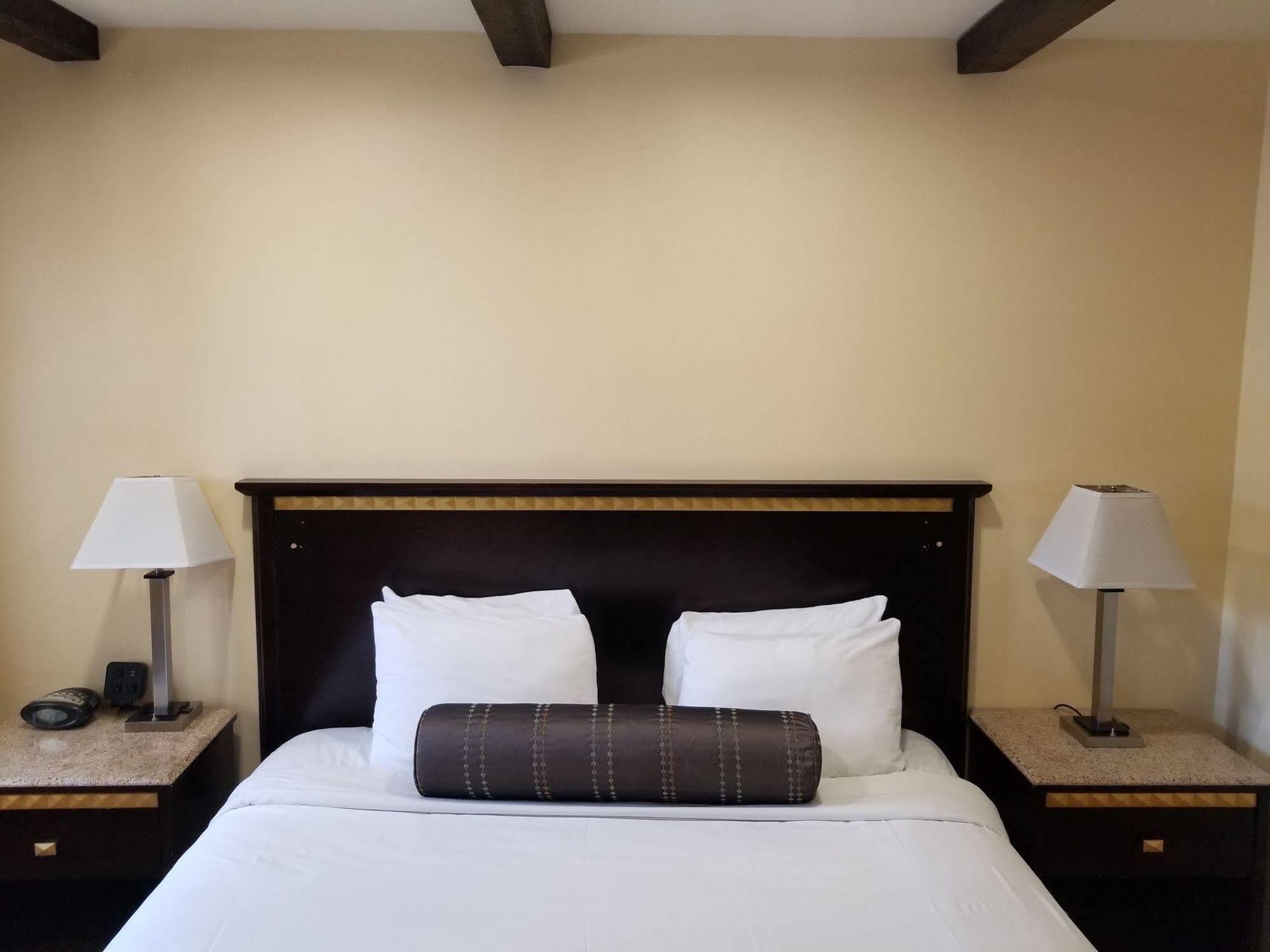 Tuscan Garden Inn Los Angeles Exterior photo